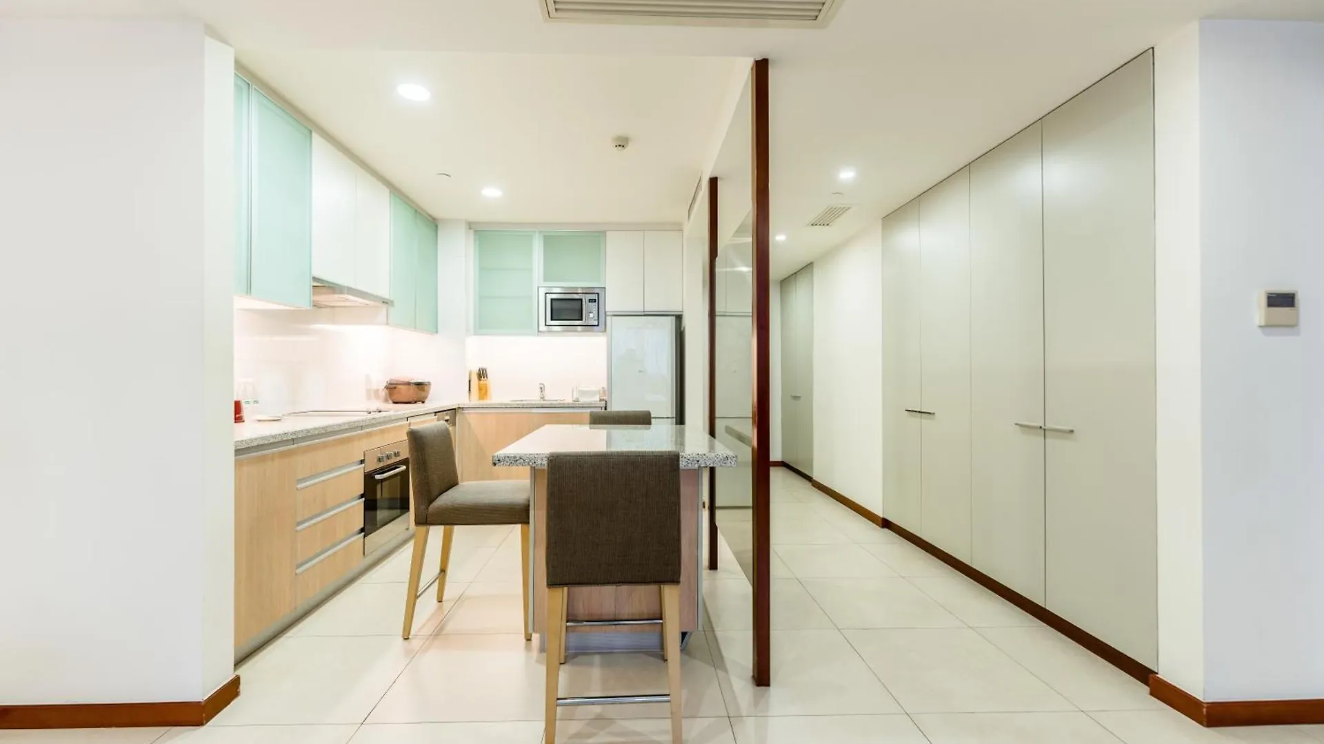 Oakwood Residence Shanghai Aparthotel